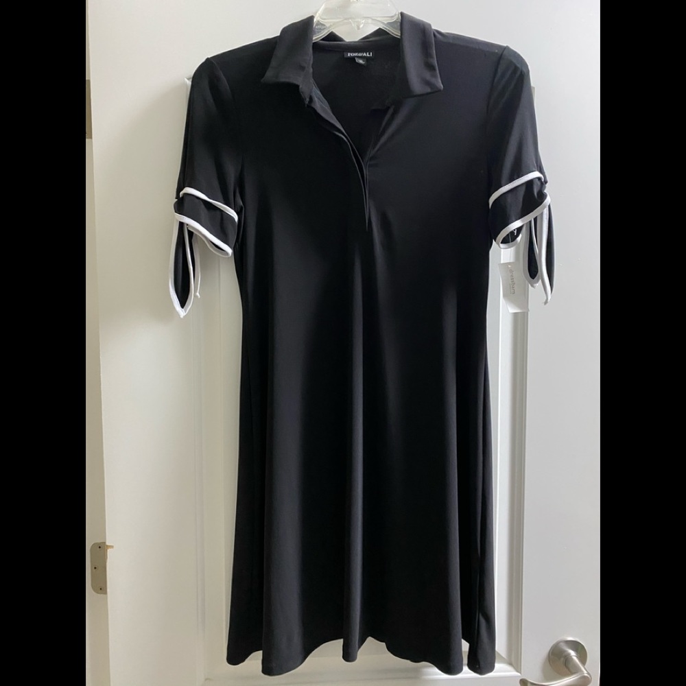 Women’s Roz and Ali short sleeve black dress.